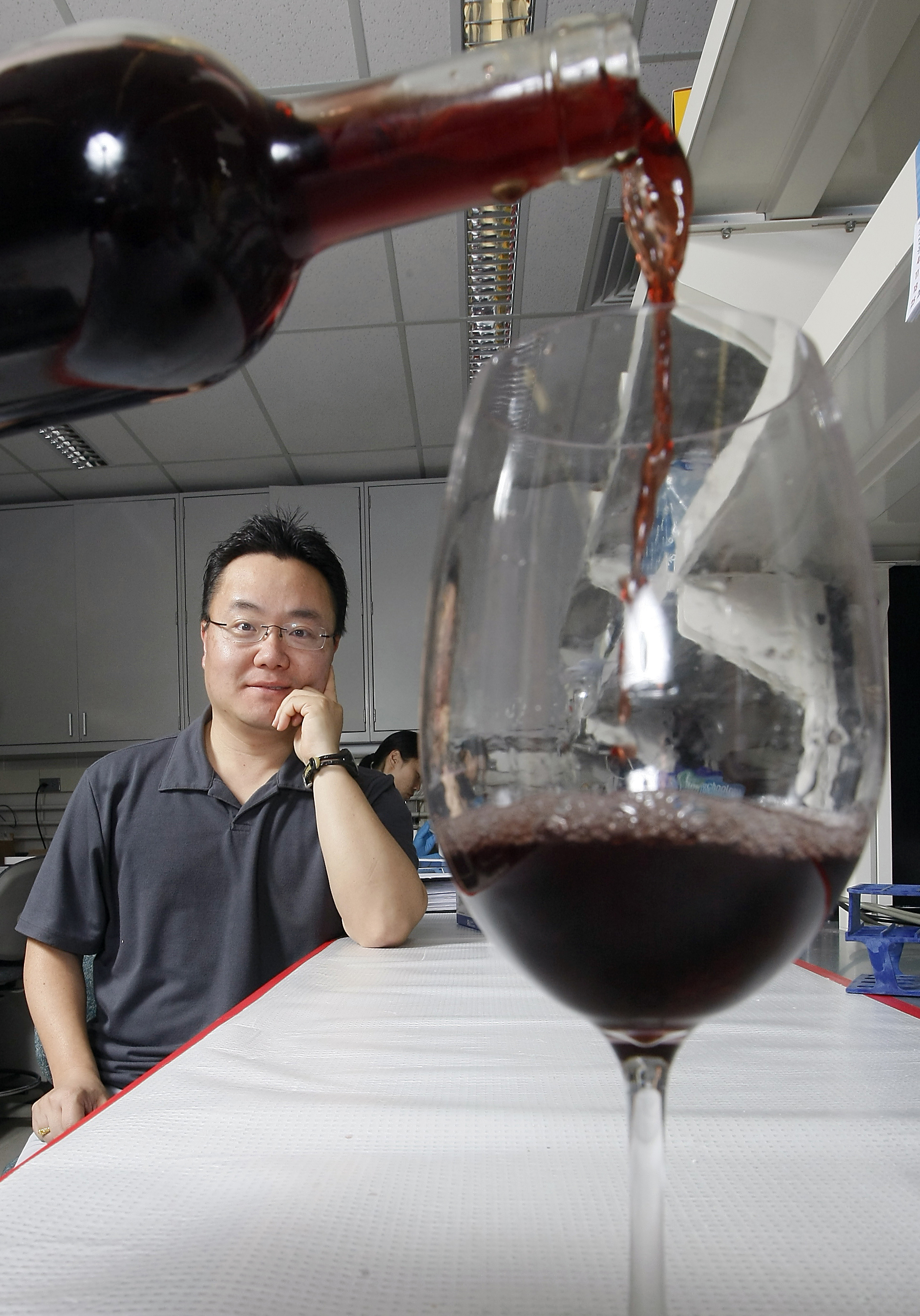 Red wine, fruit compound could help fight obesity